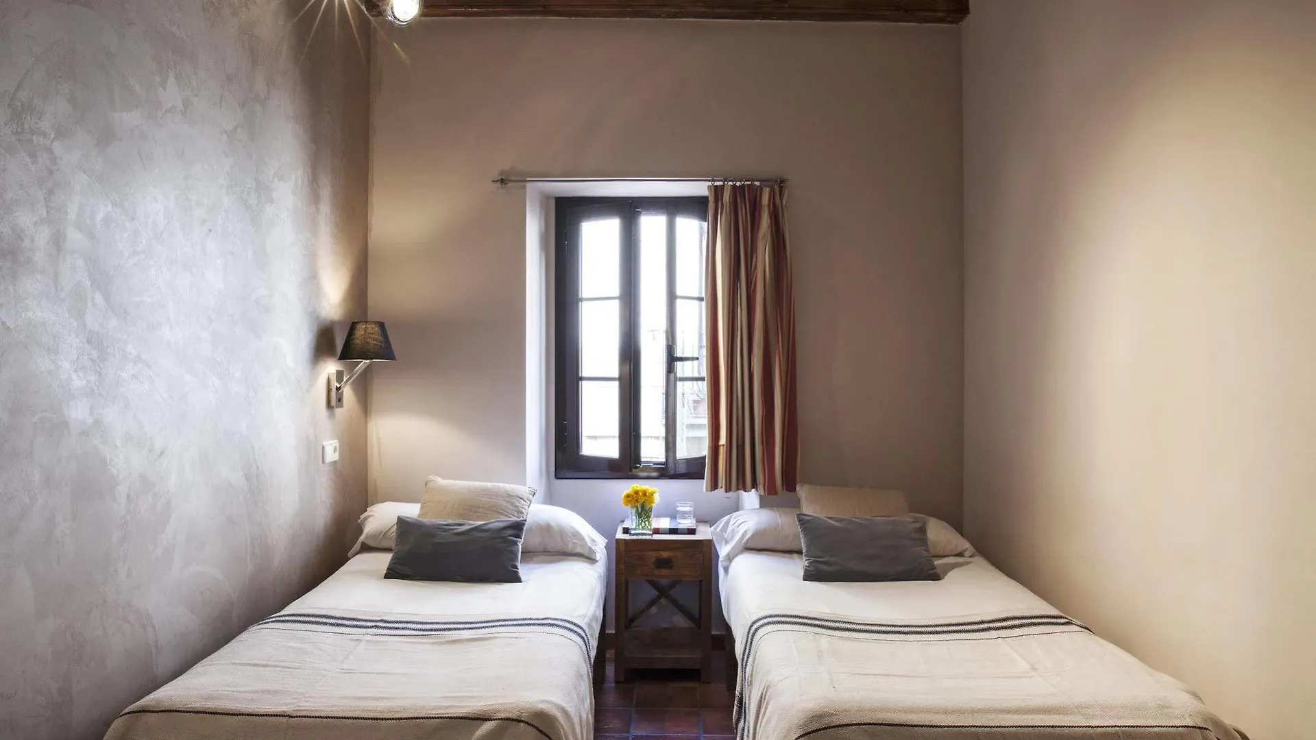 Ainb Las Ramblas-Guardia Apartments Barcelona