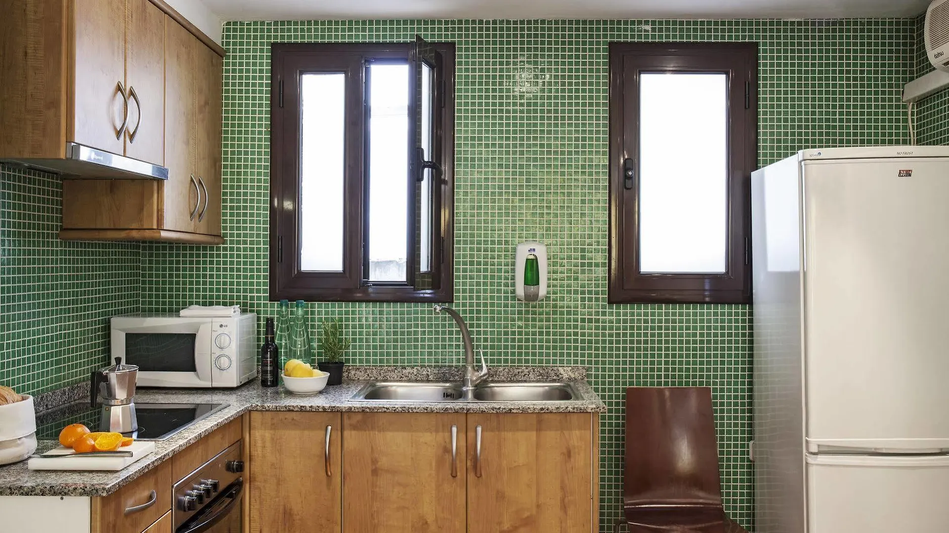 Ainb Las Ramblas-Guardia Apartments Barcelona 0*,